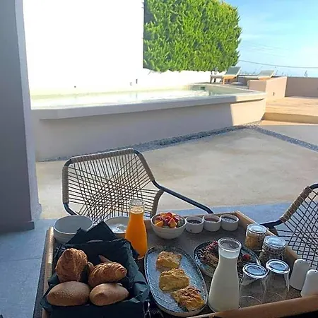 Hotel Elements Cozy Pyrgos