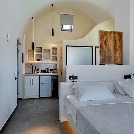 Elements Cozy Pyrgos Hotel *